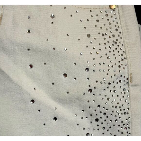 GUESS KIDS - NWT - Girls Sz 7 - White Denim Shorts with Sparkly Rhinestones - Picture 3 of 15